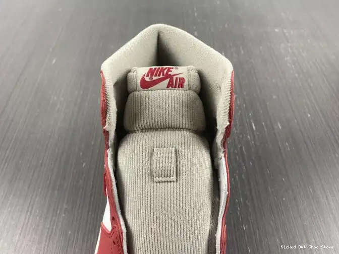 Kick Theory (W) OG High Newstalgia DJ4891-061 Jordan 1 Chenille 0501